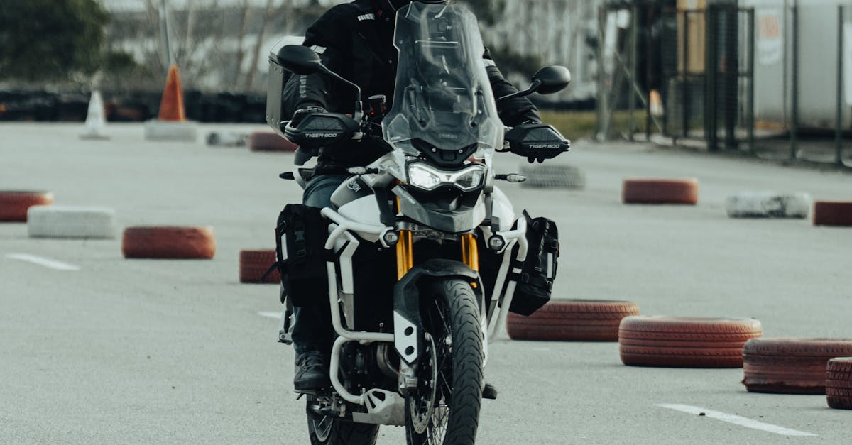 Facilitating Agile Workshops with Interactive Collaboration Tools